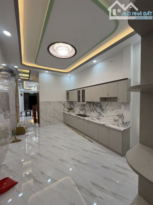Siêu phẩm nhà mới Khu Tên Lửa,DTSD 209m2 6PN,Giá chỉ 8.x Tỷ,Giáp Q6,mặt tiền kinh doanh