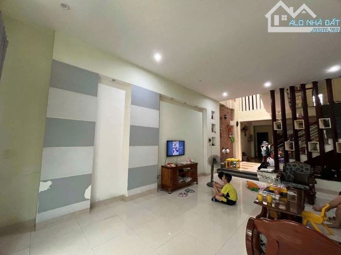Bán nhà 3 tầng MT Nguyễn Xí Liên Chiểu