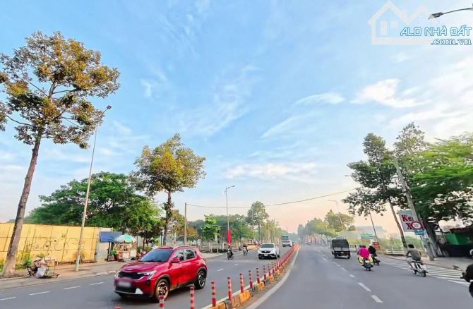 Bán đất mặt tiền Võ Thị Sáu, Thồng Nhất, Biên Hòa, gần 500m2, giá 32 tỷ (64tr/m2).