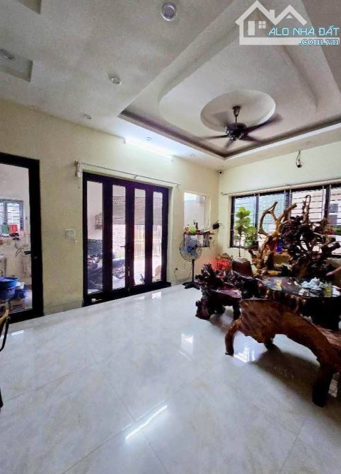 DT 100M2; MT 8.4M- NHÀ 3 TẦNG; 4 NGỦ; CHỦ MỚI XÂY TÂM HUYẾT KHUNG CỘT CHẮC CHẮN 💚 Giá 7.X
