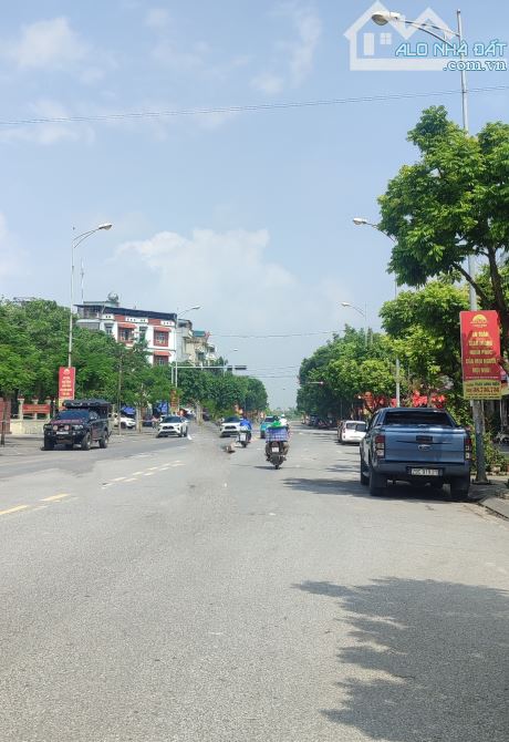 PHỐ HOA LÂM VIỆT HƯNG VỈA HÈ ÔTÔ TRÁNH - ĐƯỜNG THÔNG -THẲNG - KINH DOANH