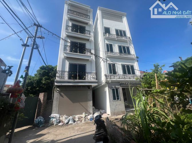 Anh Hoàng Quân nhờ bán – Nhà Liên Mạc, 5 tầng, lô góc 3 thoáng, MT 5.1m, ô tô 7 chỗ đỗ cửa