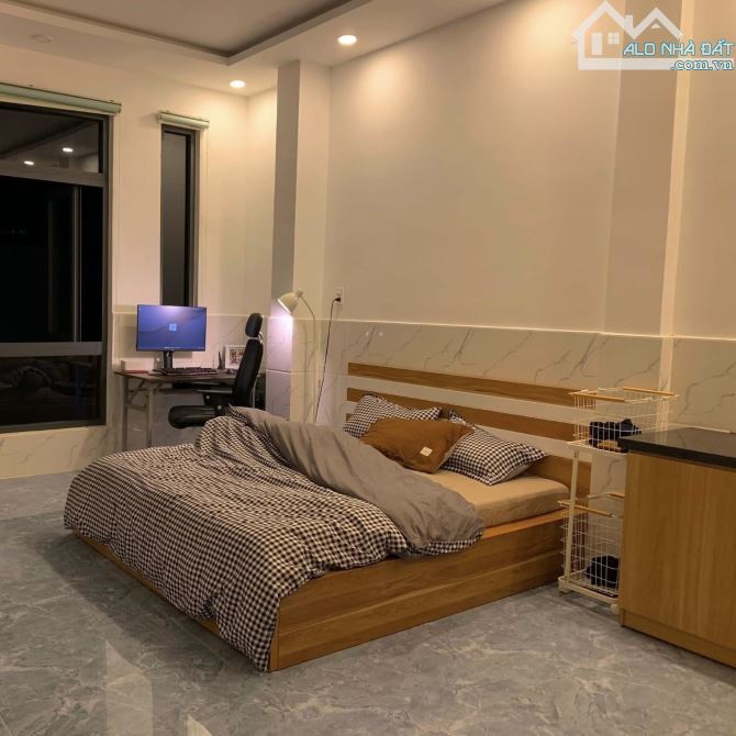 💥 GẤP 9,x TỶ: Tòa Căn hộ 5 Tầng Đỗ Quang, sát Nguyễn Văn Linh, Dòng tiền 520 triệu