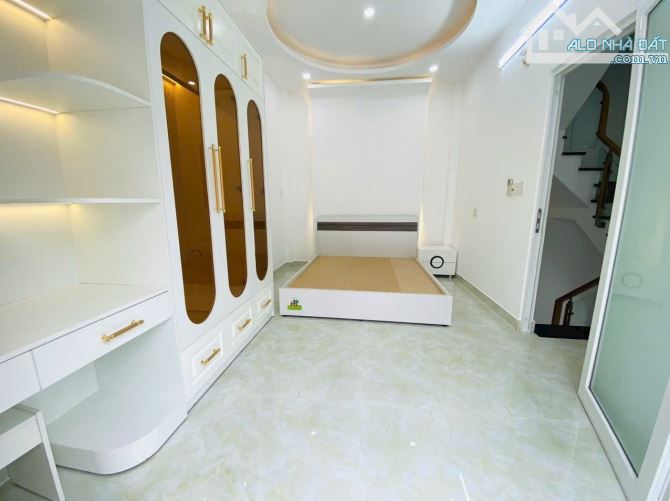 Bán Villa siêu đẹp nhà bè mà  giá như nhà phố , kiếm không có căn nào trong hẻm 2266.