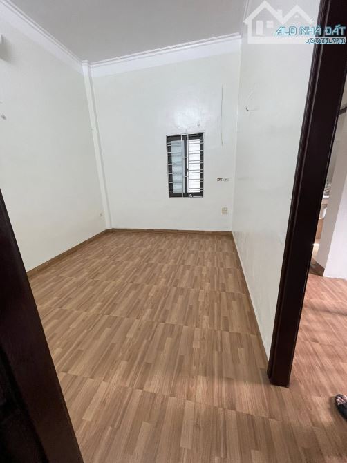 Bán gấp nhà HIẾM trong ngõ phố Lý Bôn- trung tâm TP. Thái Bình.Dt 68m2.MT 6,8m.Giá chỉ 3tỷ
