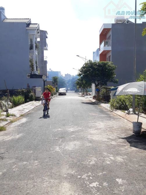 Nhà hẻm 8m, Nguyễn Duy Trinh, TP. Thủ Đức, DT: 4x14m, 1 trệt 2 Lầu, ST. Giá: 5,85 tỷ (TL) - 1