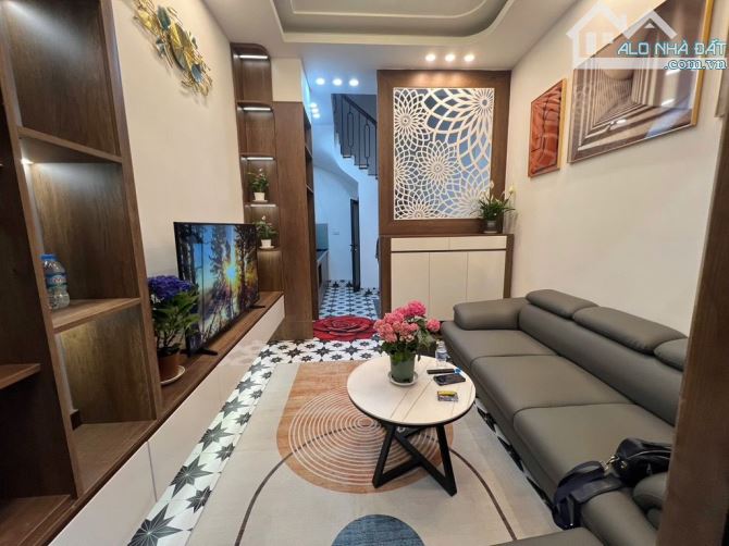 Nhà đẹp 5 tầng TT Đống Đa, 30m², hiếm trong phân khúc dưới 7 tỷ, full nội thất, vài bước r