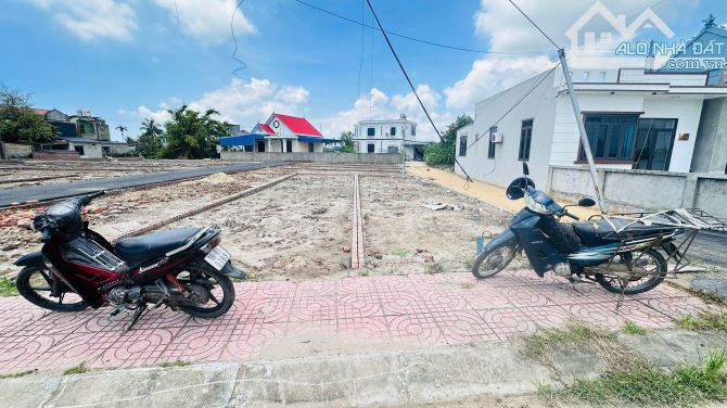 Lô góc 81m2 trục thôn Minh Tân, Kiến Thụy cách Ga Nam Hải Phòng chỉ 300m