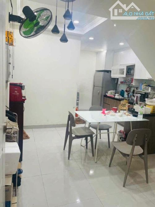 Nhà Cho Thuê Nguyên Căn Hẻm Nguyễn Xí Bình Thạnh