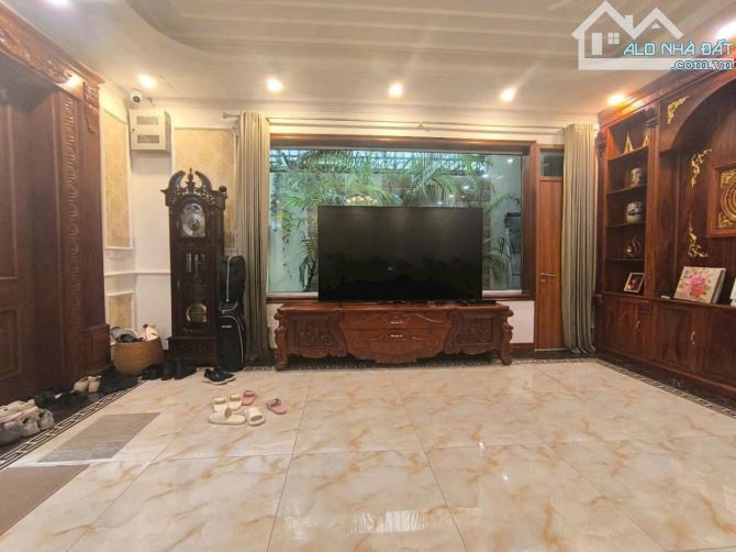 Cần bán căn biệt thự siêu đẹp tại Khu đô thị Việt Hưng, Long Biên – nơi đáng sống bậc nhất