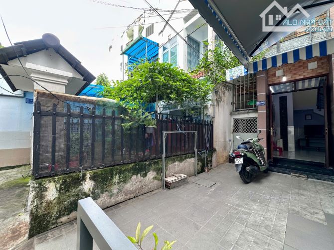 14tr, 4PN 3WC- Mai thị Ngọc Phú nhuận - 3 tầng lầu có sân rộng