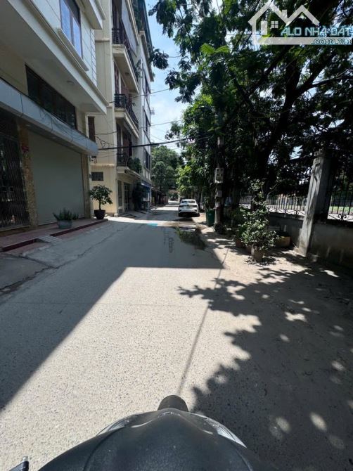 BÁN NHÀ PHÂN LÔ, OTTO 7 CHỖ, KINH DOANH, KHU B ĐẠI HỌC MỎ