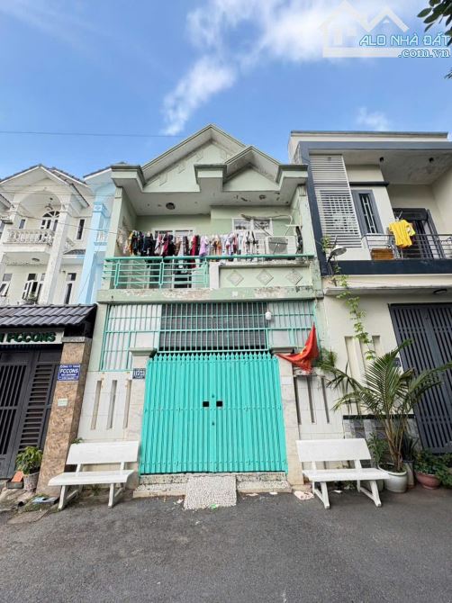 Nhà phố khu vực trung tâm gần chợ Dĩ An 1 và BigC Go