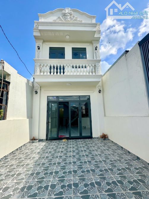 Bán nhà 3PN mới xây ấp tràm lạc, gần ngã 3 Mỹ Hạnh, đường chuẩn bị lên nhựa