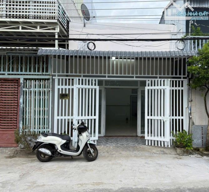 Bán gấp căn nhà ở đường Lê Minh Nhựt, Tân Phú Trung 137m2 , 869 triệu sổ hồng riêng