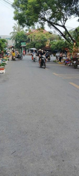 Bán đất 3 mặt tiền xã Hợp Thịnh, Tam Dương. DT 159m2