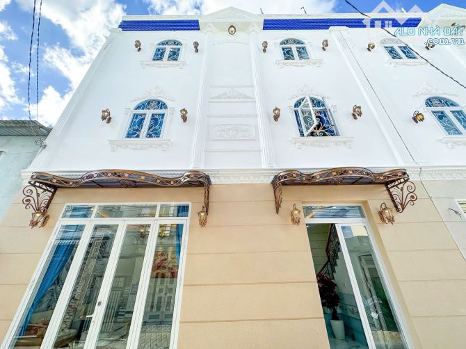 BÁN 2 CĂN NHÀ TRỆT 2 LẦU XÂY MỚI RẤT ĐẸP - LỘ Ô TÔ | GẦN ĐẠI HỌC Y DƯỢC