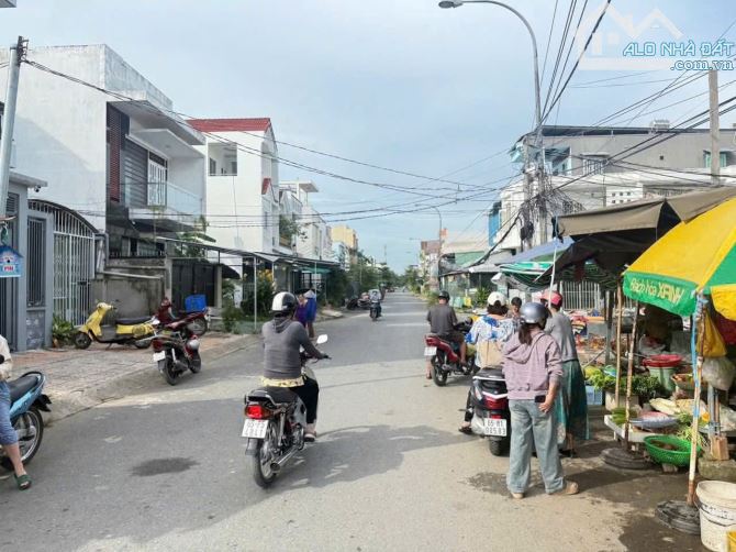 BÁ.N DÃY MINIHOUSE MẶT TIỀN RỘNG ĐẸP & SẠCH SẼ TẠI KDC CTY 8 - GẦN ĐH KIẾN TRÚC - CÁI RĂNG