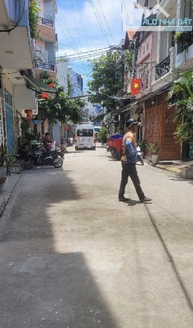 Ngay CC Bàu Cát - gần Đồng Đen - 4x11m - Nở Hậu - 4 Tầng - HXH ngủ nhà - Nhỉnh 8T