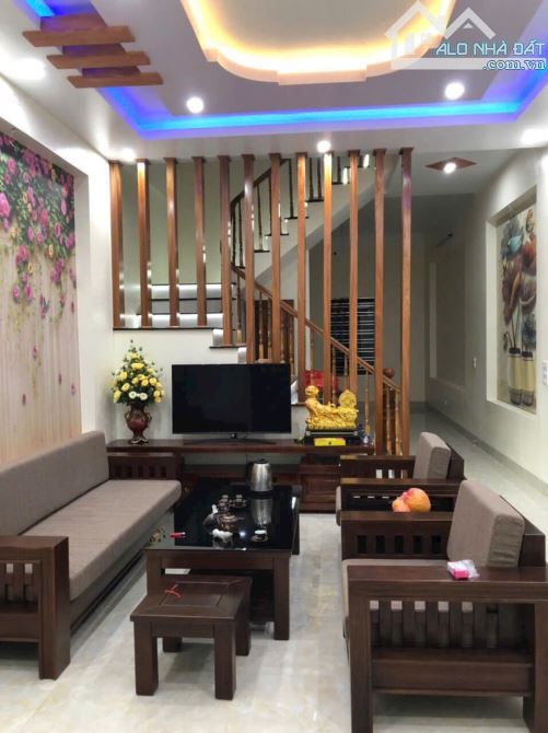 BÁN NHÀ LÔ GÓC – 3 MẶT THOÁNG – KĐT TRẦN HƯNG ĐẠO, TRUNG TÂM TP THÁI BÌNH