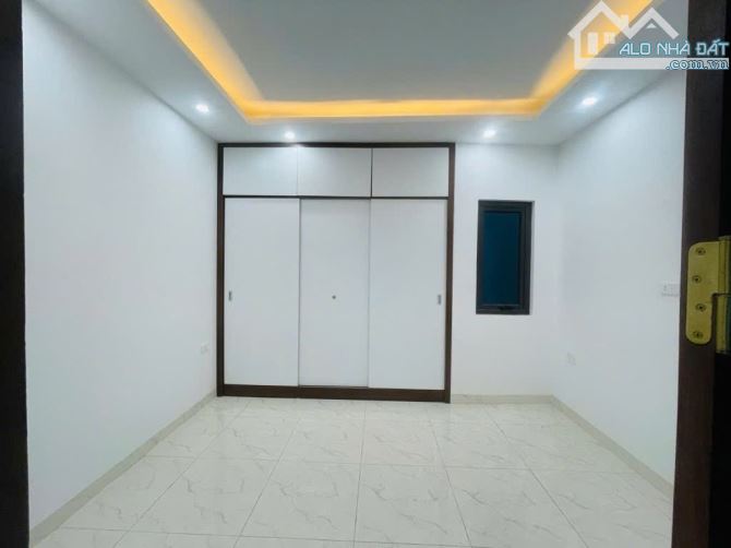 B.Á.N NHÀ ĐAN PHƯỢNG , 3 BƯỚC RA MẶT PHỐ, DÂN XÂY ĐƠN LẬP, GẦN VIN 38M2, 5 TỶ 5