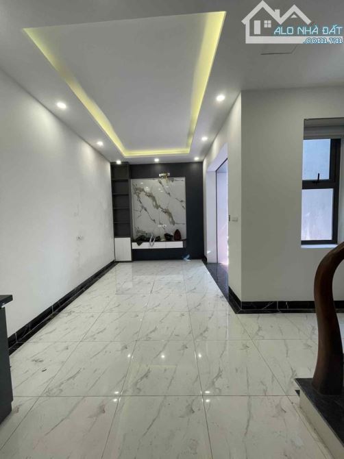 🏠 Đất vuông vắn, nhà 5 tầng hiện đại tại Phúc Lợi – Long Biên, giá rẻ nhất khu vực!