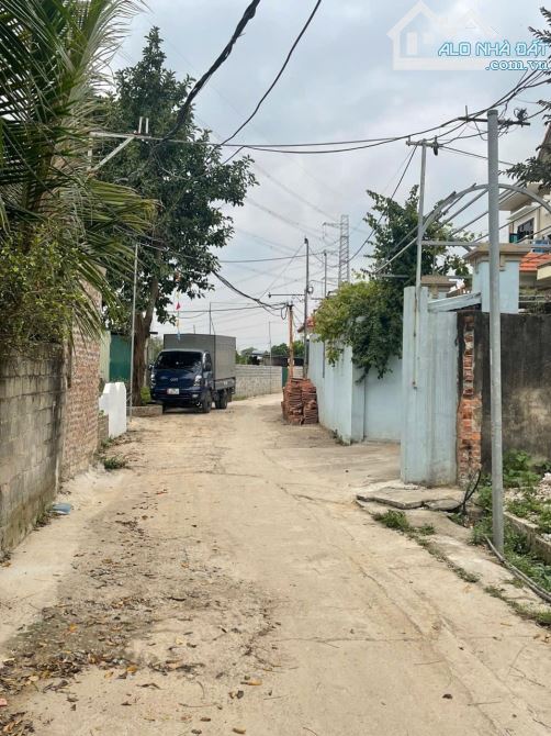 Cc cần bán lô 51,2m làn 2 ql6 lô góc 2 mặt thoáng đường ô tô  thông