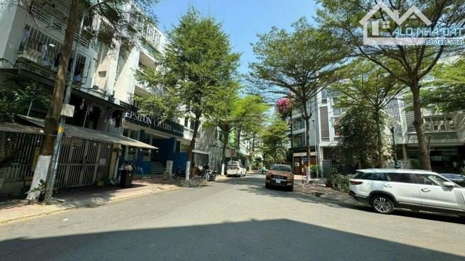 Gia đình mình chuyển đổi kinh doanh muốn bán lại liền đất phố KDC Kim Sơn