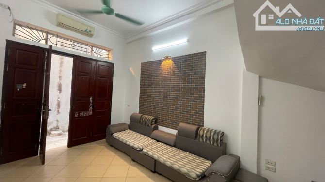 Bán nhà Liẻn Ninh, Thanh Trì diện tích 37m2, 3 tầng, Ô tô