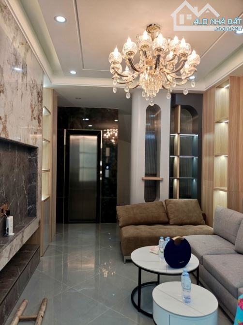 Chính chủ bán nhà Đội Cấn Diện tích 42m2, xây 6tầng - Gía chỉ: 15 tỷ