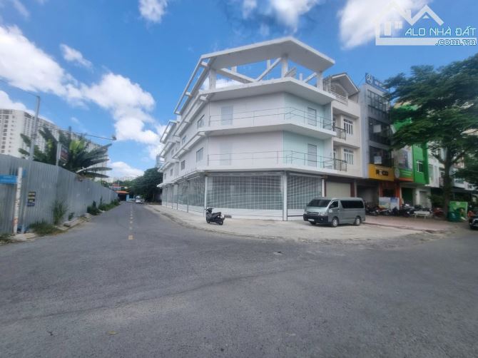 CHO THUÊ NHÀ GÓC 3MT 92 NGUYỄN QUÝ ĐỨC Q2, DIỆN TÍCH: 10x40M, TRỆT 4 LẦU, GIÁ 250 TRIỆU