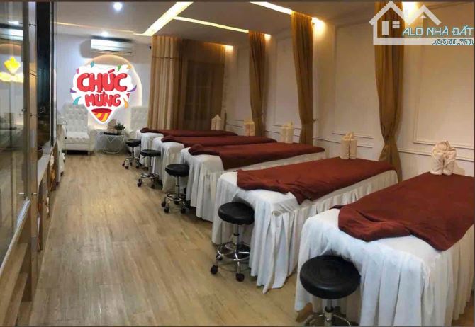 Cần bán tòa căn hộ 4,5 tầng, 2 mặt tiền Trước Sau, cách biển Mỹ Khê 5 phút đi bộ