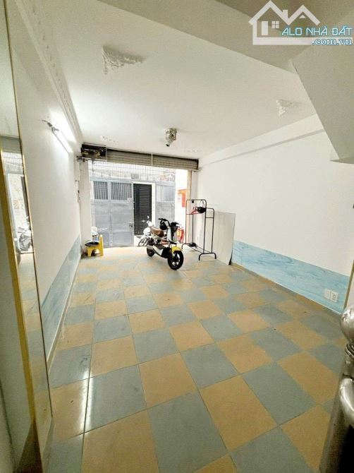 Nhà 3 Lầu (3PN, 3WC), 659/3A Bà Hạt - P.6 - Q.10