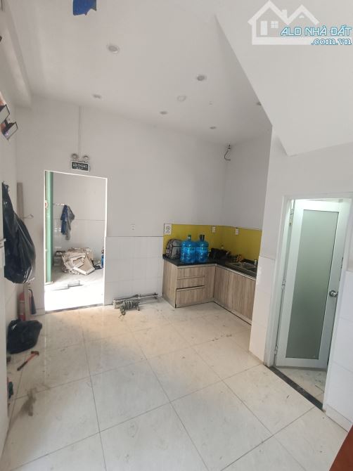 Nhà 3 tầng Nguyễn Hữu Cảnh Bình Thạnh 8,2 tỷ.
