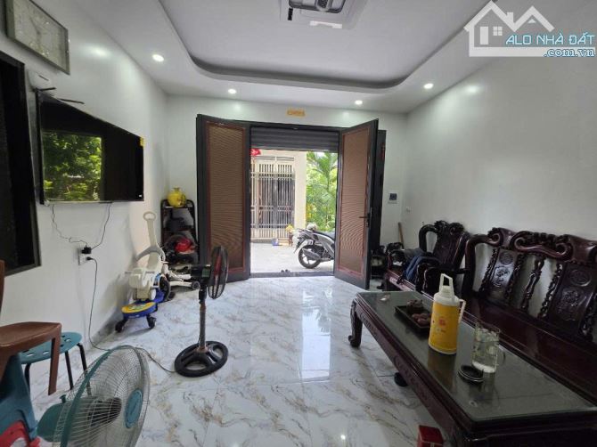 BÁN NHÀ CỔ LINH ,THẠCH BÀN LONG BIÊN – 39M² – 4 TẦNG – NGÕ Ô TÔ – 4 PHÒNG NGỦ – 7,8 TỶ