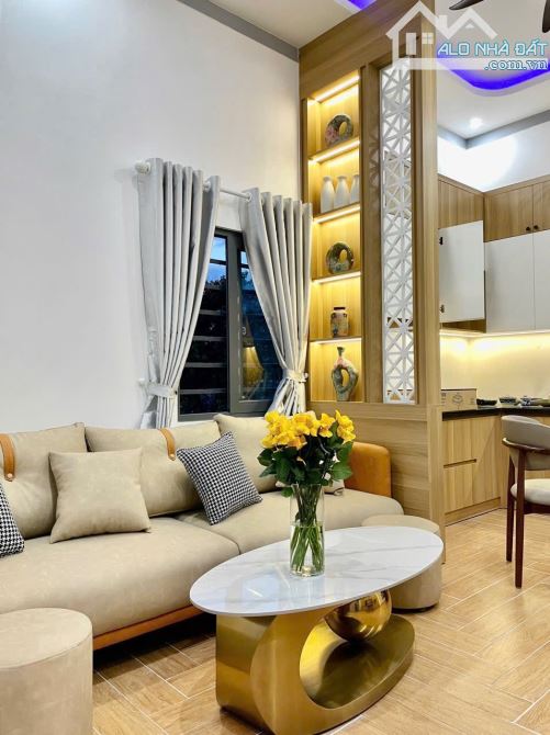 NHÀ FULL NỘI THẤT HẺM NGUYỄN TUÂN: GIÁ 2.35 tỷ