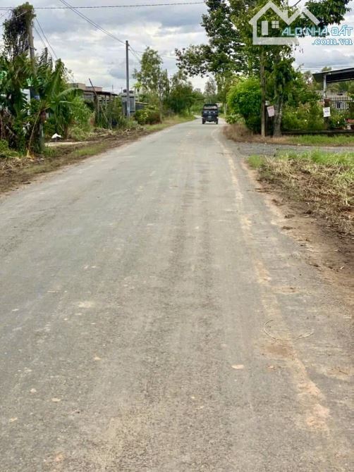 bán gấp 250m2 đất thổ mặt tiền đường nhựa lục viên 1,7tỷ sổ hồng
