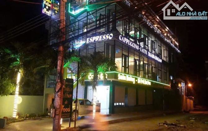 Bán nhà 3 mặt tiền Đường Đoàn Trần Nghiệp