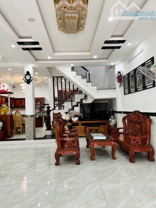 💥NHÀ ĐẸP 5 TẦNG-NGANG KHỦNG 7Mx15M-NỘI THẤT SANG TRỌNG-KHU VIP TÂN BÌNH