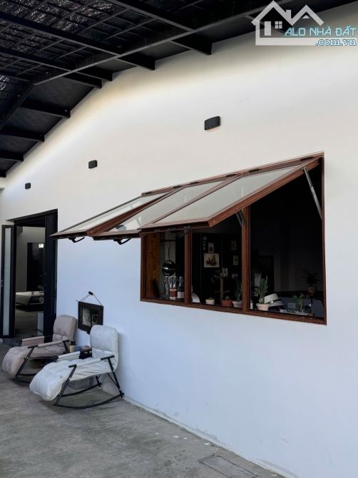 -Chủ cần bán gấp Homestay MT Nguyễn Duy Trinh, 165m2, mới coáng đang cho nc ngoài thuê 15t