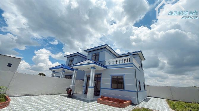 Nhà Biệt Thự Vườn 700m2 Khu Tân Kim 3PN 3WC . Sổ Hồng Riêng Hỗ Trợ Góp Bank
