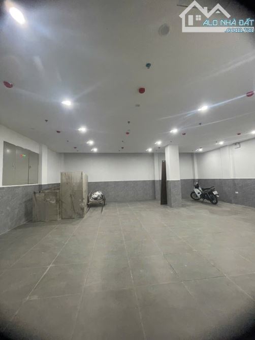 Bán Toà Nhà Dòng Tiền Phú Mỹ 99M -7 tầng-25 phòng khép kín-125trieu/ tháng