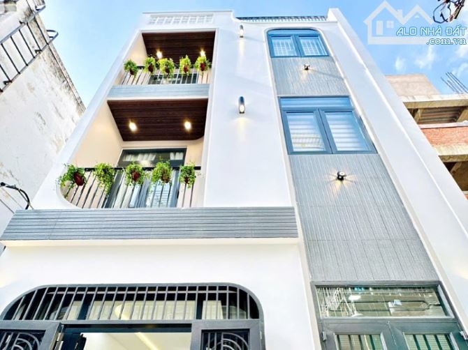 Bán nhà 2 lầu sân thượng hẻm Nguyễn Trọng Tuyển, Phú Nhuận