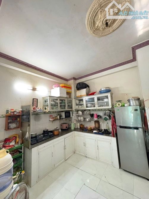 NHÀ Ở NGAY, 45M2 (4.1 x 11), HẺM 5M, OTO TẬN NHÀ, NHỈN 2ĐỒNG TL - Cách đường nhựa chỉ 100m