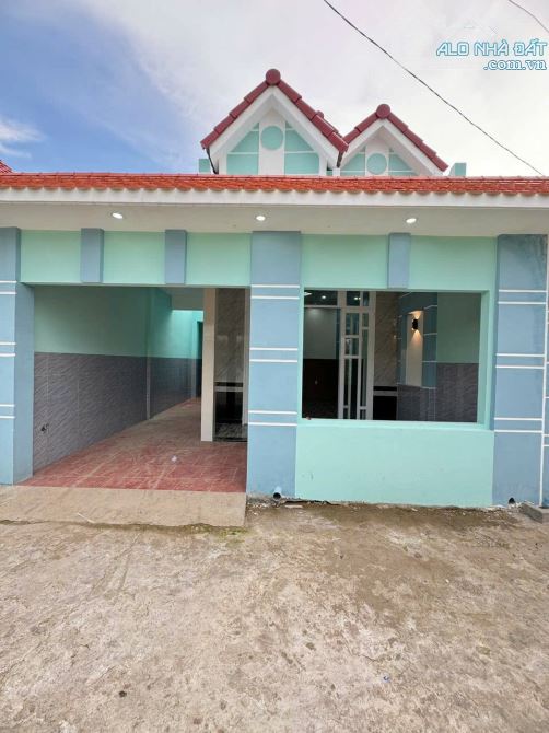 CCG bán gấp căn nhà cấp 4, SHR, 140,7m2, Tân Phú Trung, Giá 930 Triệu.
