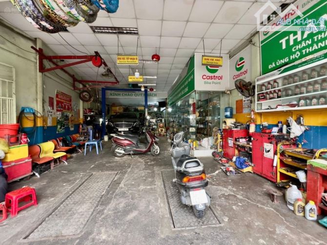 Cho thuê mặt phố Lê Văn Sỹ, 120 triệu, 300m2, 3PN, 3WC, giá siêu hời