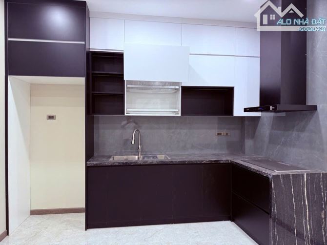 NHÀ MỚI ĐẸP - CỔ LINH, THÔNG SỐ NGON, 5 TẦNG THANG MÁY, 53M2, MT: 4.4M, GIÁ CHỈ 12.5 TỶ