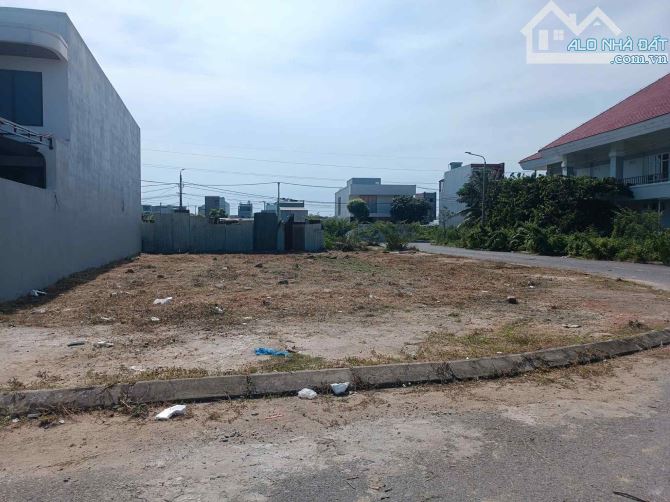 💥LÔ GÓC BIỆT THỰ NGỦ HÀNH SƠN _ Đà Nẵng  💥 Đường 7,5m lề 4m _ Sát sông gần Biển  Chỉ hơn