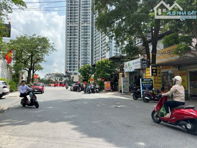 Bán nhà mặt đường Quán Nam vị trí đẹp vỉa hè rộng rãi kinh doanh sầm uất