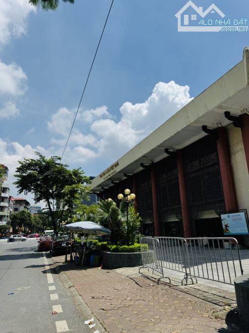 ĐẤT ĐẸP PHỐ GIANG VĂN MINH -THOÁNG TRƯỚC SAU - MẶT TIỀN 9m, 30m RA PHỐ